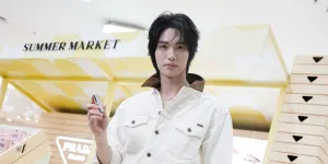 Win Metawin Bikin Senayan City Heboh, Tampil Menawan Serba Putih di Acara Prada