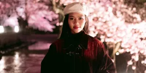 Yura Yunita Foto Dengan Background Sakura di Kyoto Pada Malam Hari