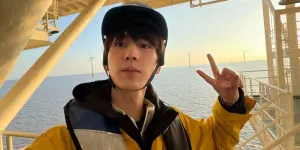 Zhang Linghe Barefaced Saat 'Magang' Jadi Teknisi, Kumis Tipis Disorot