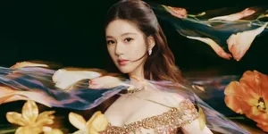 Zhao Lusi Kenakan Dua Gaun Haute Couture di Gala BAZAAR 2026