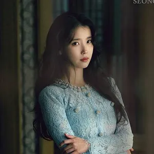 IU