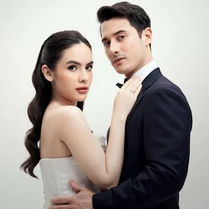 Steffi Zamora in Nino Fernandez sprožila govorice o zaroki s fotografijami poročnih motivov