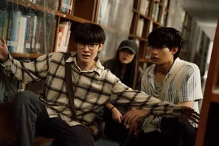 11 Film dan Series Zombie dari Asia Tenggara yang Mendominasi Layar Netflix