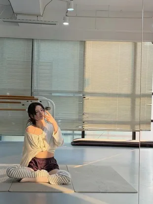 18 Pesona Bae Suzy Saat Syuting Drakor DOONA!, Intip Potret Terbarunya yang Cantik Menawan