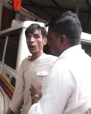 30 Jam Diburu Polisi, Pelaku Penusukan Saif Ali Khan Berhasil Ditangkap Polisi