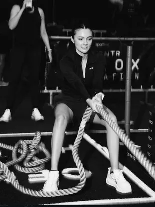 7 Potret Aktris Amanda Rawles Antusias Ikut HYROX