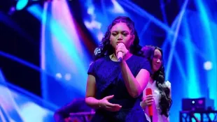 7 Potret Amora Lemos Tampil di Panggung secara Live, Warisi Aura Bintang Kris Dayanti