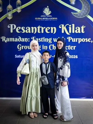 7 Potret Anak-anak Rionaldo Stockhorst Ikut Pesantren Kilat, Sudah Jadi Kegiatan Tahunan