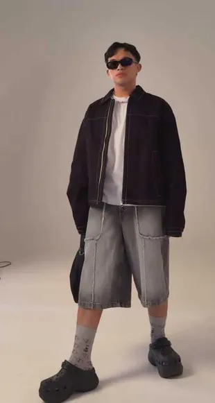 7 Potret Anwar BAB Tampil dengan Gaya Edgy, Aura Pelawaknya Jadi Tersamarkan