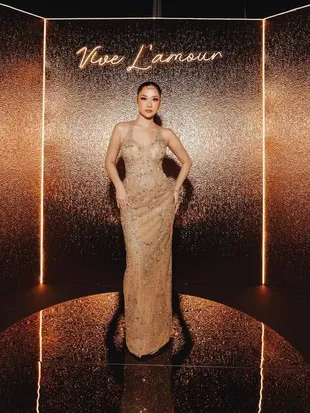 7 Potret Bunga Citra Lestari Tampil Jadi Wedding Singer, Aura Bintangnya Tetap Terpancar