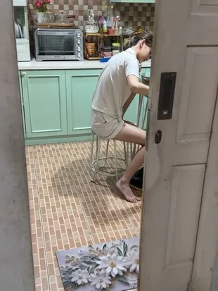 7 Potret Dapur Ferry Maryadi, Jadi Tempat Ngabuburit Harleyava Princy Bikin Cookies