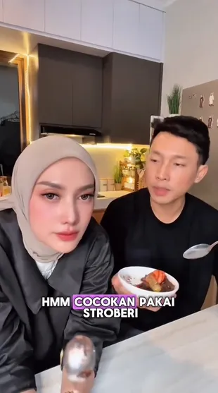 7 Potret Dapur Yulita MCI5 dengan Desain Modern Minimalis yang Hangat dan Elegan