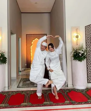 7 Potret Dimas Anggara 'Nikah' dengan Yuriska Patricia, Serasi Pakai Busana Putih
