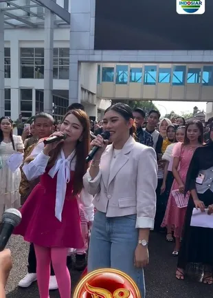 7 Potret Lady Rara Jadi Juri Audisi Offline Dangdut Academy 8