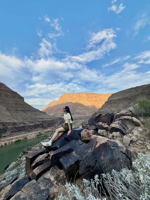 7 Potret Lyodra Liburan ke Arizona, Naik Helikopter - Nikmati Pemandangan Alam dari Atas 