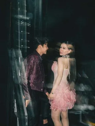 7 Potret Manis Melly Lee Bareng Arbil DA7, Pose Mesra dengan Caption yang Romantis