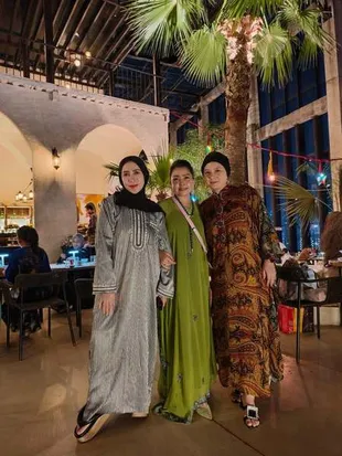 7 Potret Mayangsari Bukber Bareng Geng Kepompong, Penuh Kehangatan