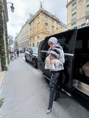 7 Potret Terbaru Syahrini di Paris, Tampil Stylish dan Serasi dengan Suami