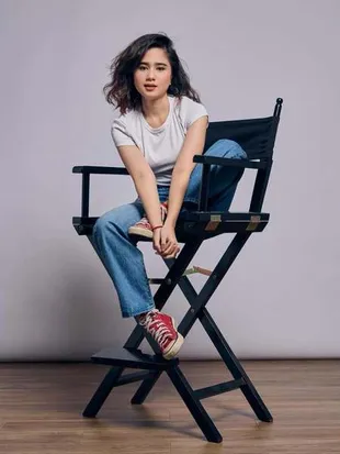 7 Potret Tissa Biani di Photoshoot Terbaru, Memesona Bergaya Kasual