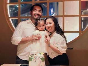 7 Potret Ulang Tahun Anak Kiky Saputri, Dirayakan dengan Makan Malam Bersama