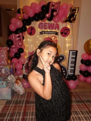 7 Potret Ulang Tahun Gewa, Mutia Ayu Tulis Ucapan Selamat Penuh Haru