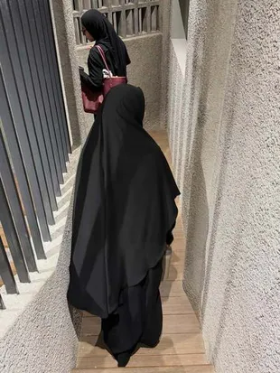 7 Zaskia Adya Mecca Bagikan Kisah Perdana Adakan Itikaf di Masjid Miliknya, Terima Masukan