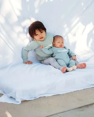 8 Potret Issa Anak Nikita Willy Sayang Banget Sama Adiknya, Kakak yang Ngemong