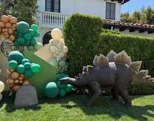 8 Potret Lindsay Lohan Rayakan Ulang Tahun Anak yang ke-2, Penuh Kebahagiaan