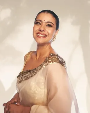 Ajay Devgan Kerap Disebut Tak Akur dengan Shahrukh Khan, Kajol Buka Suara