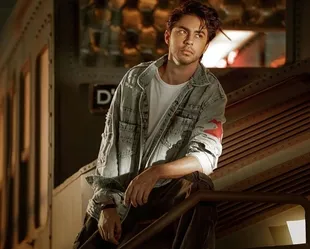 Aryan Khan Bakal Debut Jadi Sutradara Lewat Web Series, Didukung Shahrukh Khan dan Gauri Khan