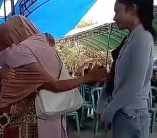 Azizah Salsha Klarifikasi Soal Tak Pakai Kerudung di Rumah Duka Ayah Pratama Arhan
