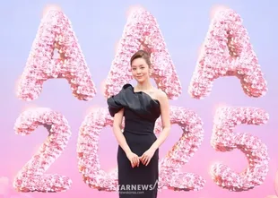 Best Dressed di Red Carpet Asia Artist Awards 2025, IU Hingga Kim Yoo Jung