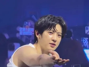 Chanyeol EXO Pinjam Inhaler Penggemar Saat Konser di Bangkok, Disambut Teriakan Histeris Dari Fans 