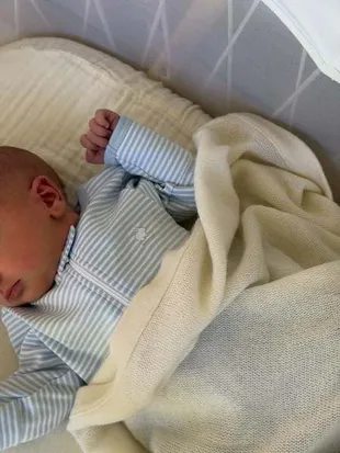 Charlie Puth Umumkan Kelahiran Putra Pertamanya, Resmi Jadi Ayah