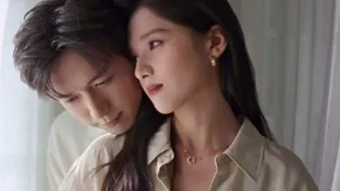 7 Potret Chemistry Li Xian dan Zhang Jingyi di Champaign Cartier Terbaru