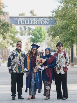 Cinta Kuya Wisuda dari California State University Fullerton, Congrats! 