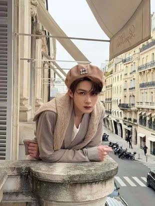 Daftar Artis China yang Tidak Akan Hadir di Acara Weibo Night 2025, Ada Dilraba Dilmurat Hingga Xu Ruohan