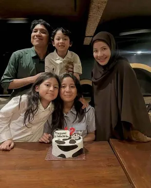 Desta dan Natasha Rizky Kompak Rayakan Ultah Putri Sulungnya yang ke-12