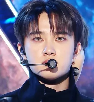 D.O. EXO Pakai Lensa Kontak Berwarna Setelah 14 Tahun Debut Jadi Idol