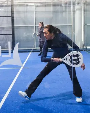 Donna Agnesia Tampil Enerjik Main Padel di Portugal
