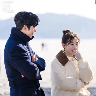 Drama Korea tentang Hubungan Pura-Pura yang Berubah Jadi Nyata Saat Konflik Semakin Rumit