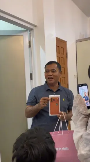 Fuji Beri Kado iPhone 17 Pro Max Untuk Haji Faisal yang Berulang Tahun