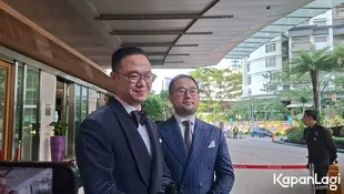 Ganteng Maksimal, El Rumi Pakai Jas Wool Premium Asal Italia di Hari Pernikahan dengan Syifa Hadju