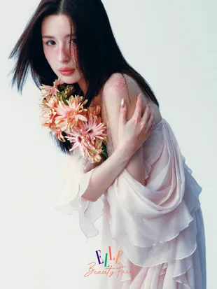 Hani Kezi Tampil Menawan Bak Peri di Pemotretan Terbaru Bareng ELLE China 