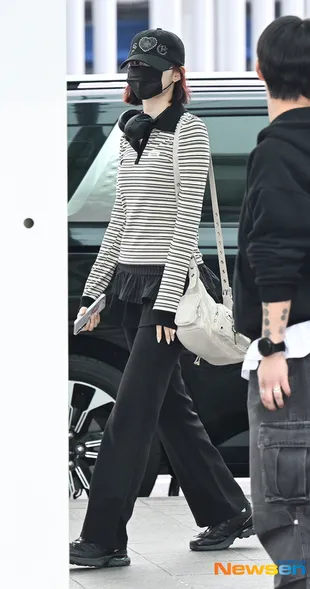 Hearts2Hearts Berangkat ke Amerika, Gaya Para Member Kece Badai