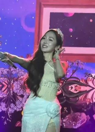 Jessica Jung Tak Kuasa Tahan Tangis Saat Nyanyi Lagu 'Into The New World'
