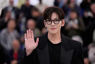 Ji Chang Wook di Photocall Cannes Film Festival, Ganteng Berkacamata