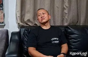 Kenang Trisno, Sandy PAS Band Sebut Mendiang Sangat Khusyuk Saat Umrah