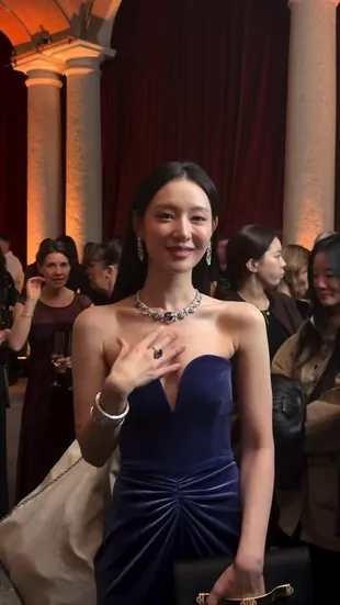 Kim Ji Won Hadiri Event Bulgari, Penampilan Terbaru Bikin Pangling