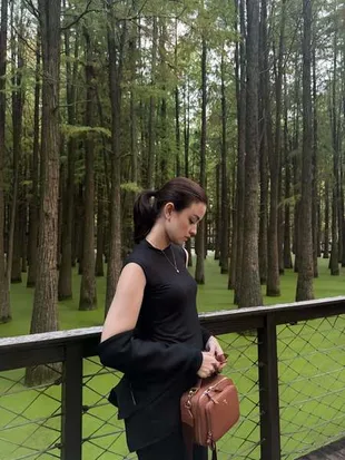 Kimberly Ryder Liburan ke Tiongkok, Foto Bareng Nailong